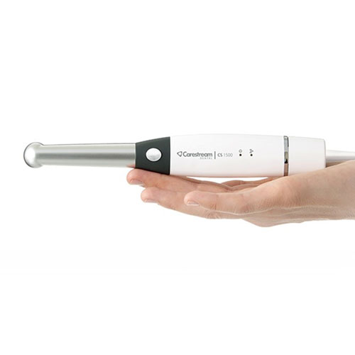 Carestream CS 1500 Intraorale Kamera liegt auf der Hand
